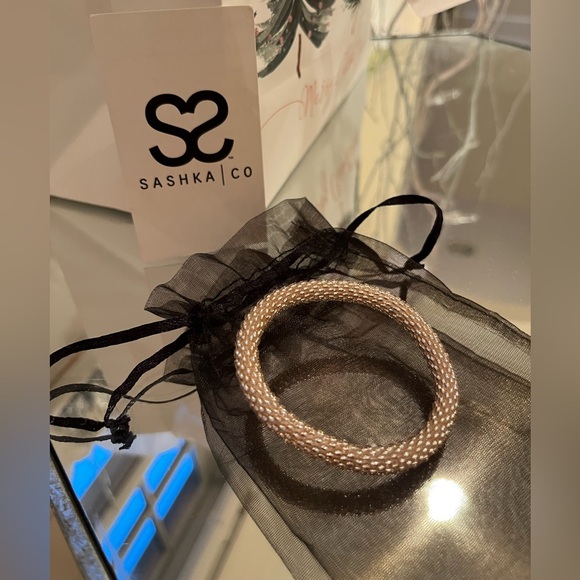 Sparkling stretch slip on bracelet (slides on easily) NWOT gorgeous great gift - Picture 6 of 6